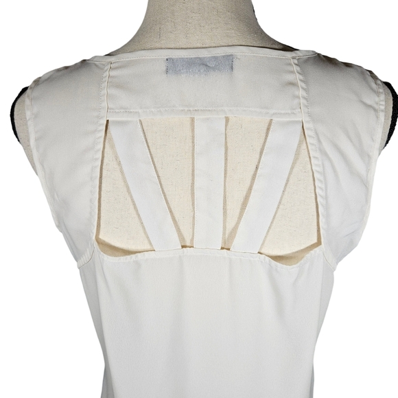 Mint Sleevless Scoop Neck Sheer Button Down Blouse, Ivory, Large - Picture 5 of 9